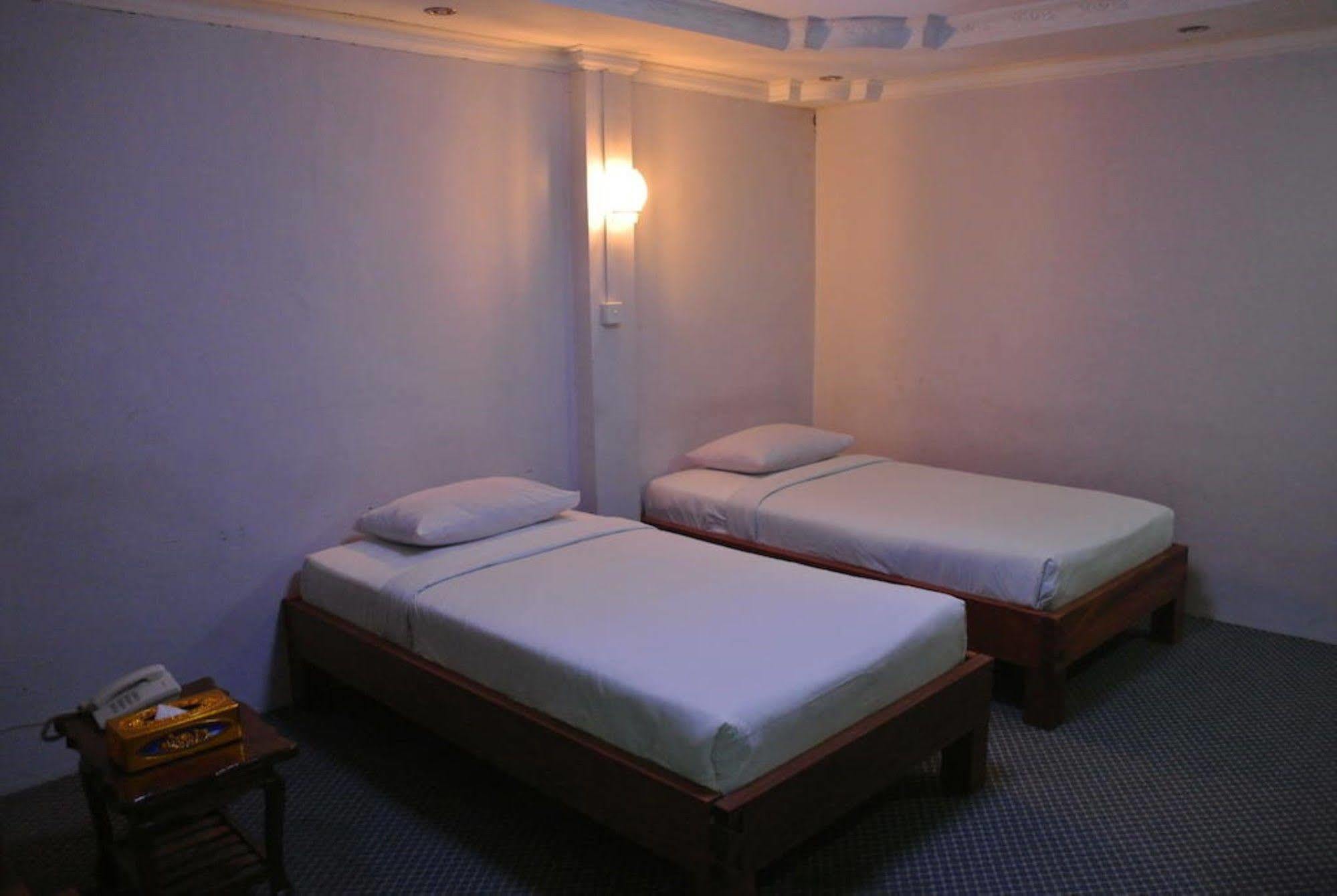 Yaewaddy Motel Gyogon Zewnętrze zdjęcie